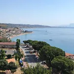 La Panoramica Dello Stretto *