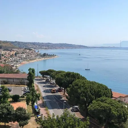 La Panoramica Dello Stretto *